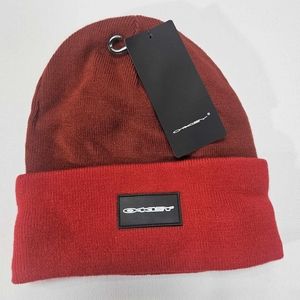 Oakley Beanie Hat Cap Stretch Redline Iron Red Black Logo Performance Fit Winter
